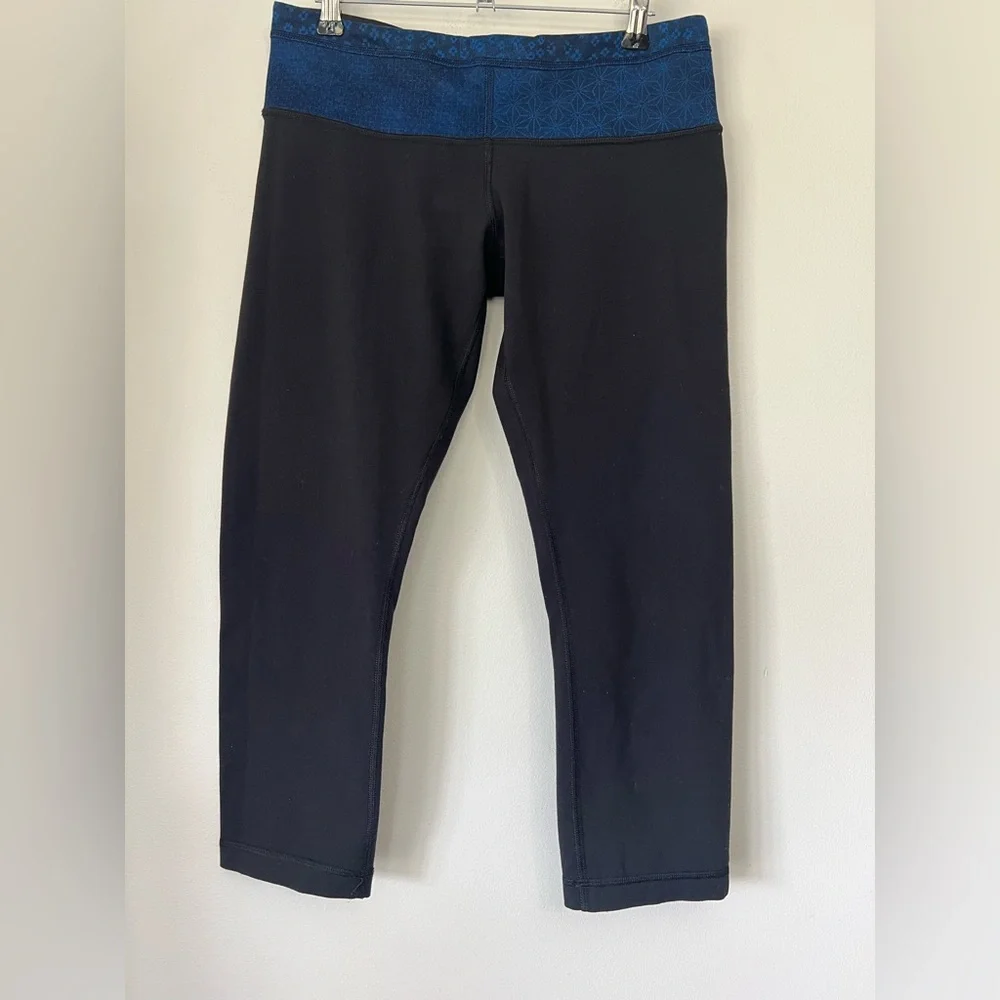 Lululemon Reversible Cropped Leggings Women’s Size 8 Gym Running Workout Active